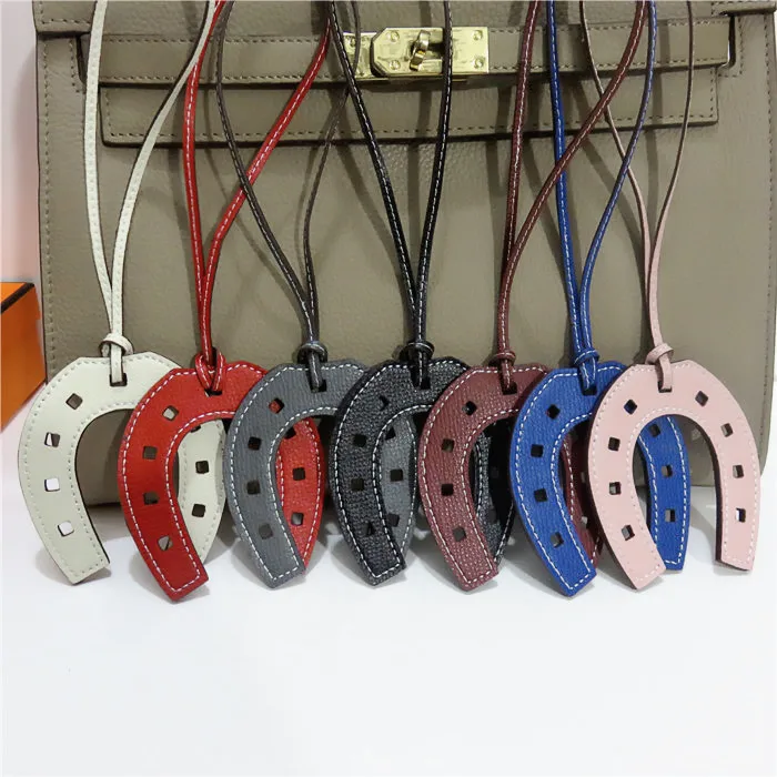 

Luxury Genuine Leather Openwork Horse Horseshoe Pattern Pendant Women Bag Handbag Charms Key Holder Accessories Gift Porte Clef