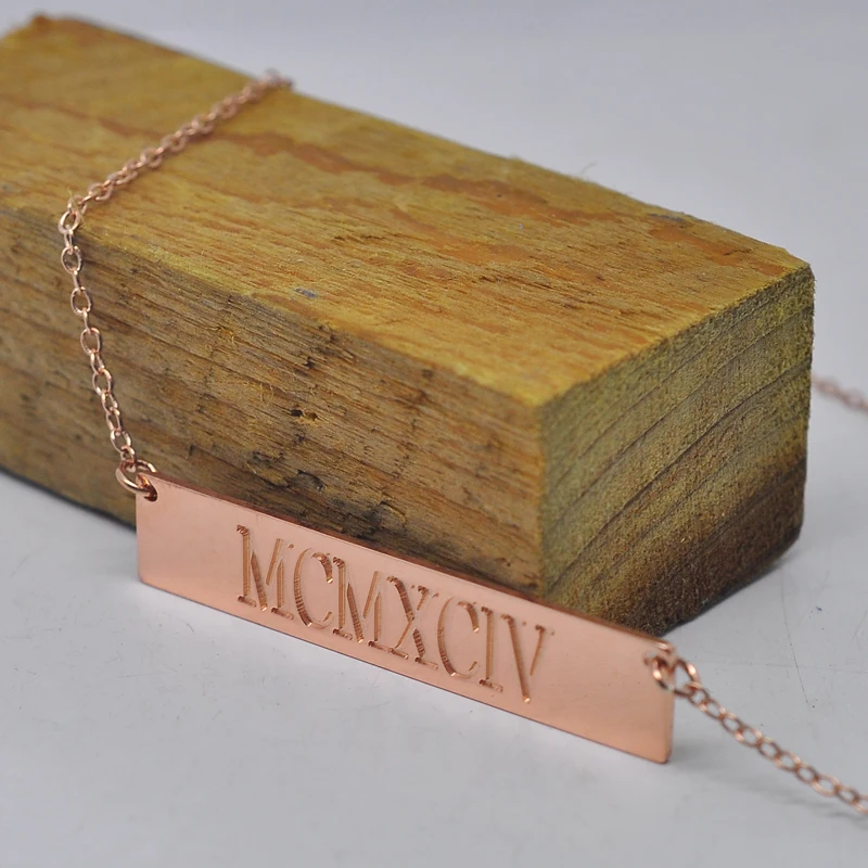 

Wholesale Personalized Roman Number Pendent Custom Engraved Rose Gold Bar Date Save Memory Silver Jewelry Collar collier