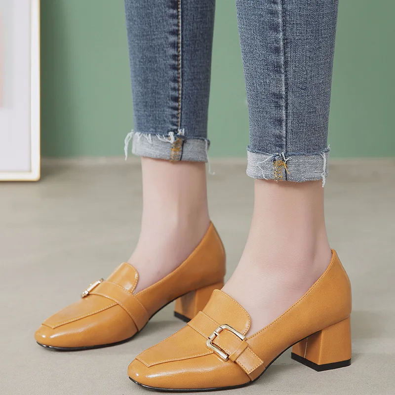 

Covpee pumps women shoes wedding shoes women 2018 new retro shoes with thick Korean all-match British style heels grandma