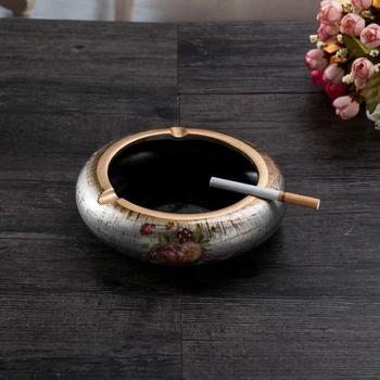 

The new European high-end fashion retro modern minimalist resin decoration decoration Home Furnishing living room
