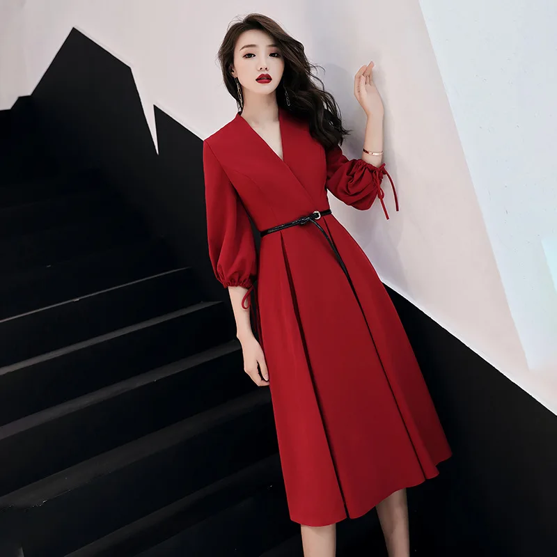 Это YiiYa вечернее платье винно-Красного цвета в винтажном стиле с v-образным вырезом длиной до середины икры вечерние платья трапециевидной формы с коротким рукавом простого дизайна E019