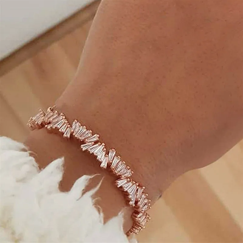 

Fashion Irregular Triangle Geometry Crystal Gem Gold Opening Bracelet Female Personality Wedding Party Jewelry Accessories