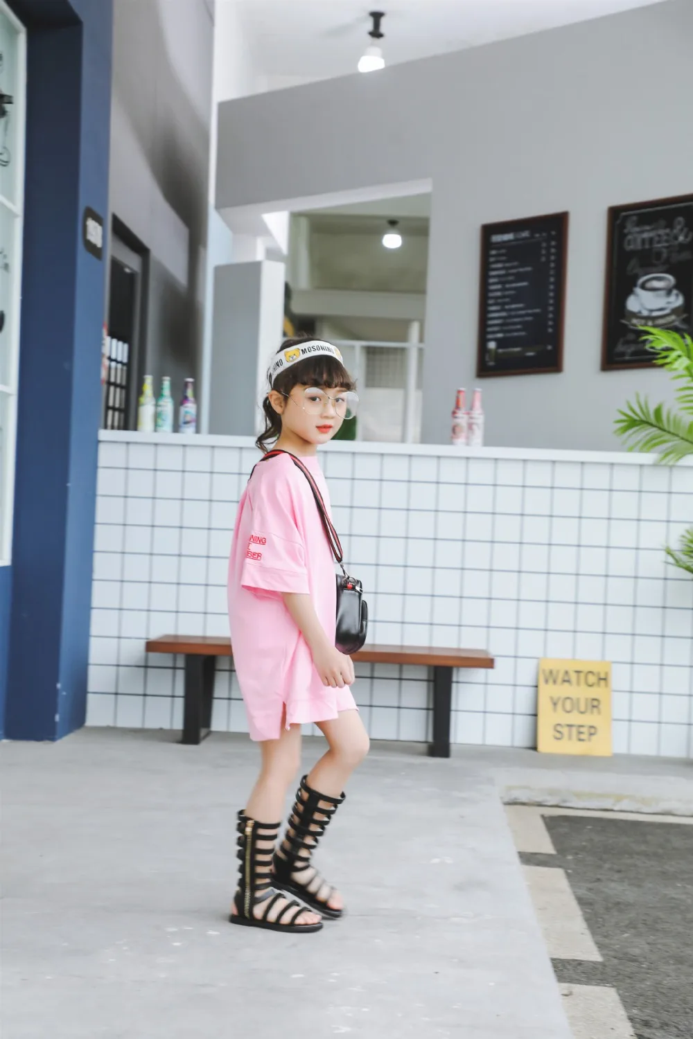 10818958796_149172368