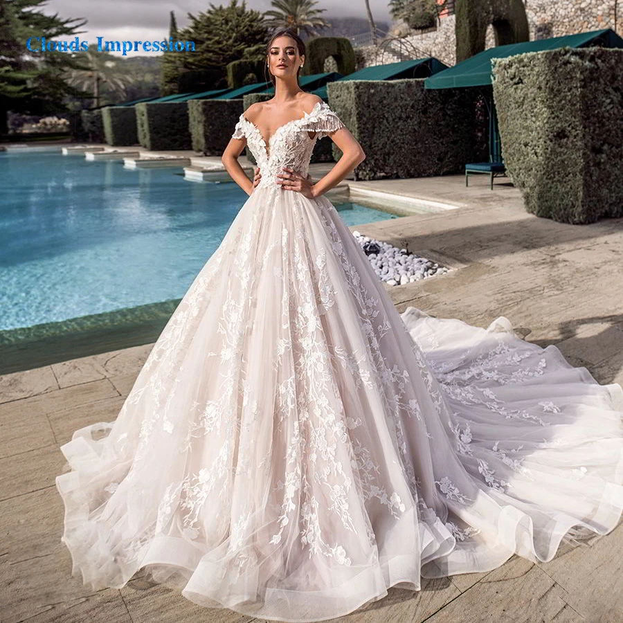 

Gorgeous Lace Ball Gown 2019 Wedding Dress Appliques Beaded Crysta Royal Train Flowers Bridal Gowns Plus Size Vestido De Noiva