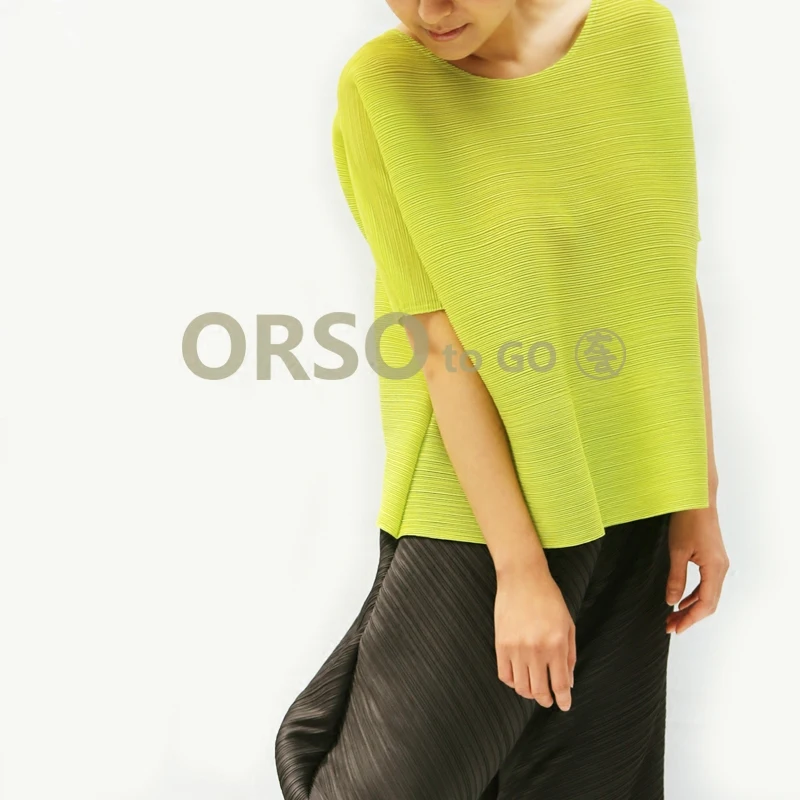 Azterumi Issey Miyake Spring Summer New 2019 Casual Loose Short Pleated T-shirt Women Round Neck Tees Tops Black Khaki Green Azterumi Issey Miyake Spring Summer New 2019 Casual Loose Short Pleated T-shirt Women Round Neck Tees Tops Black Khaki Green