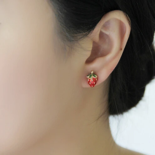 

414 Korean Fashion Delicated Sweet Multicolor Glaze Strawberry Temperament Stud Earrings For Women E4486
