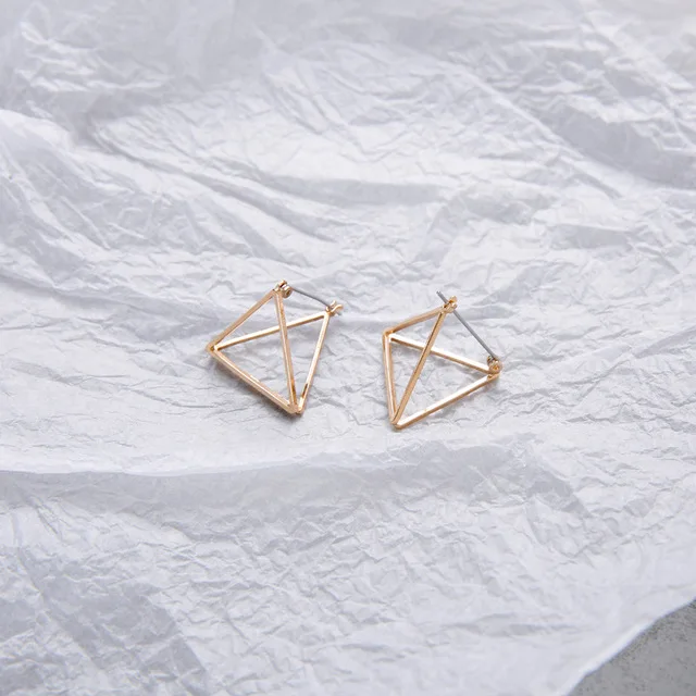 Europe-and-America-Minimalist-Punk-Earrings-Set-for-Women-Geometric-3D-Triangle-Hollow-Polygon-Earrings-Brincos.jpg_640x640 (1)