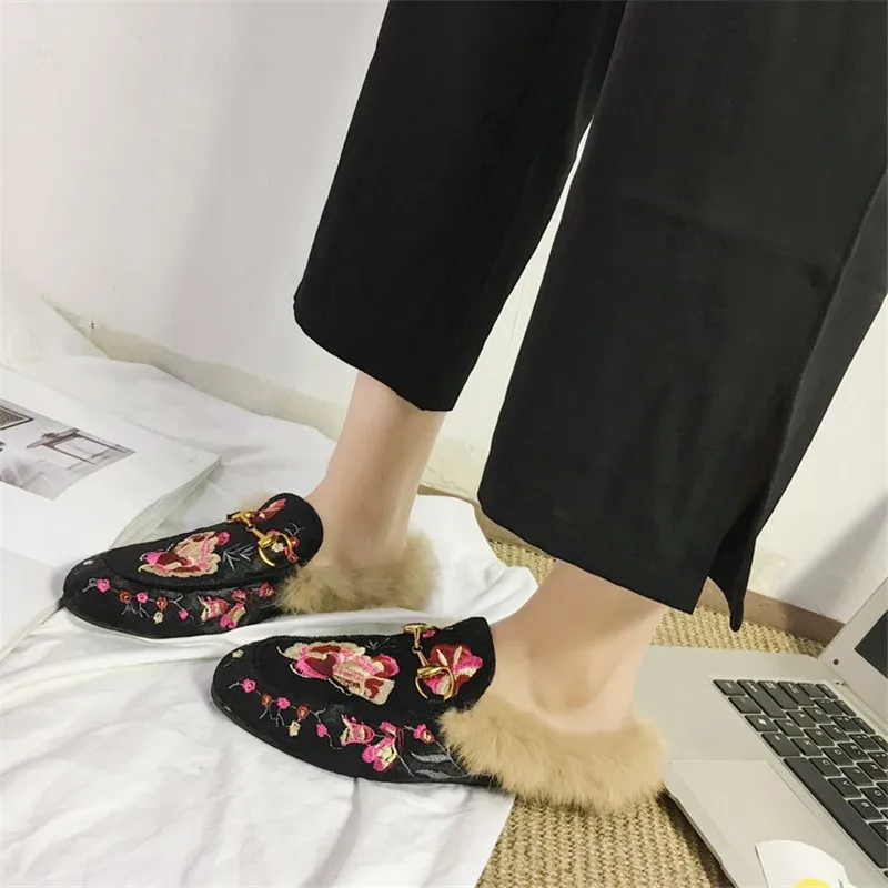 

Embroidered Fur Slipper Woman Pointed Toe Sequins Flats Retro Muller Shoes Women Style Fashion Luxury Flats Slipper With Fur