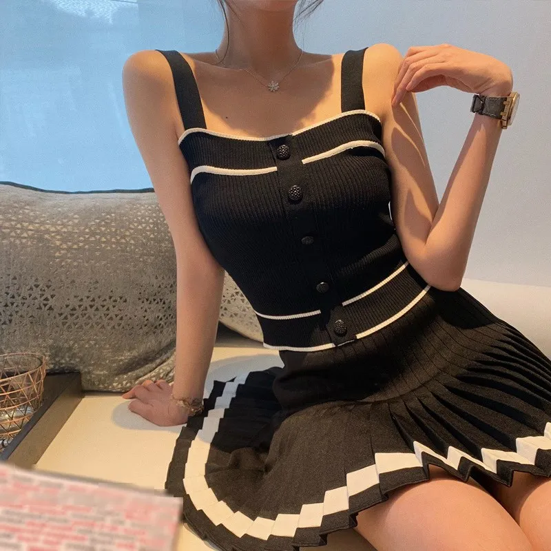 

Black White Crop Top Women 2019 Sexy Spaghetti Straps Knit Tank Top Casual Camis Vest