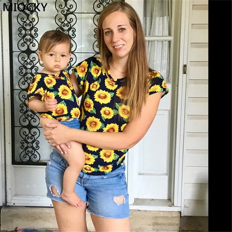 

2019 Mother and Daughter T-Shirt Summer Casual Sunflower Print t shirt Mom Daughter Top Clothes Family Matching Clothes C0138