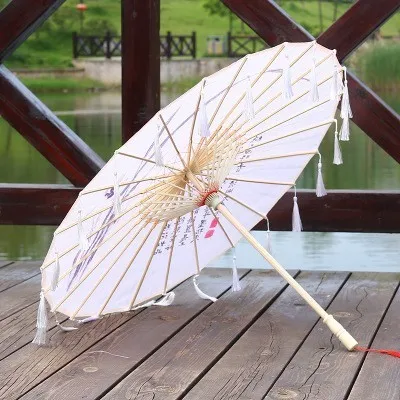 Шелковый Зонтик Дождь женский реквизит для танцев Cheongsam промасленный бумажный зонтик guarda chuva paraguas mujer Hanfu зонтик с кисточками - Цвет: R