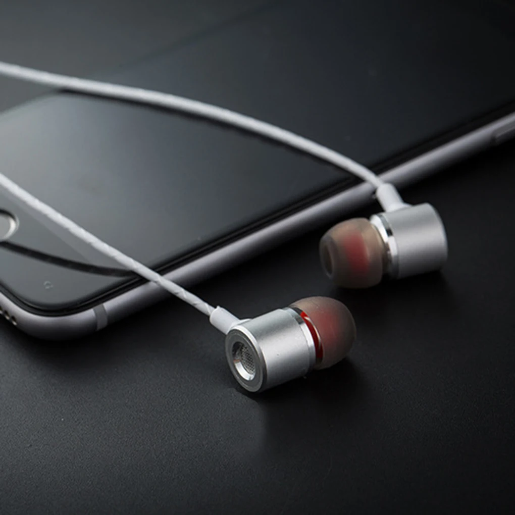 

3.5mm Port In-ear Earphone Phone Game Line Control Metal Earphone Microphone Wired Headset