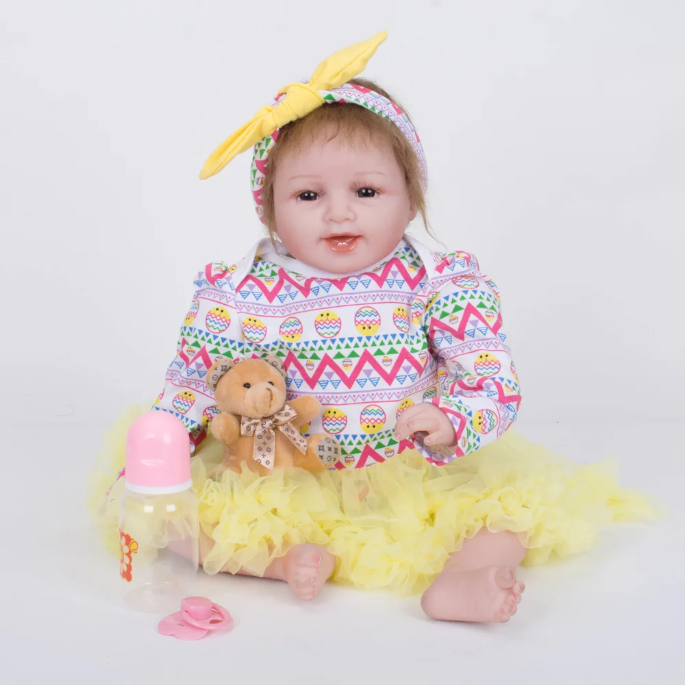 

22 inches Lifelike Smiling Reborn Girl Doll Soft Silicone Newborn Baby Toy with Cloth Body for Girl Children Birthday Xmas Gift