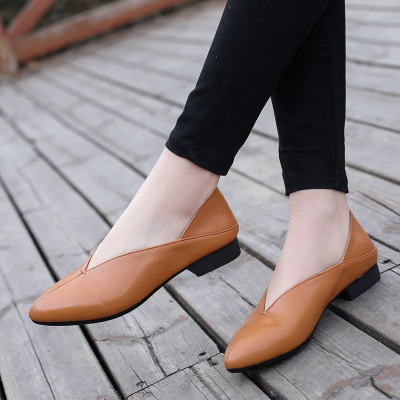 

New brand genuine leather flats shoes women fashion med heels Flats slip on pointed toe European elegant retro women shoes sw