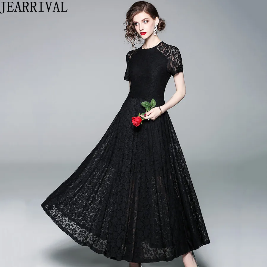 long black maxi dress with short sleeves