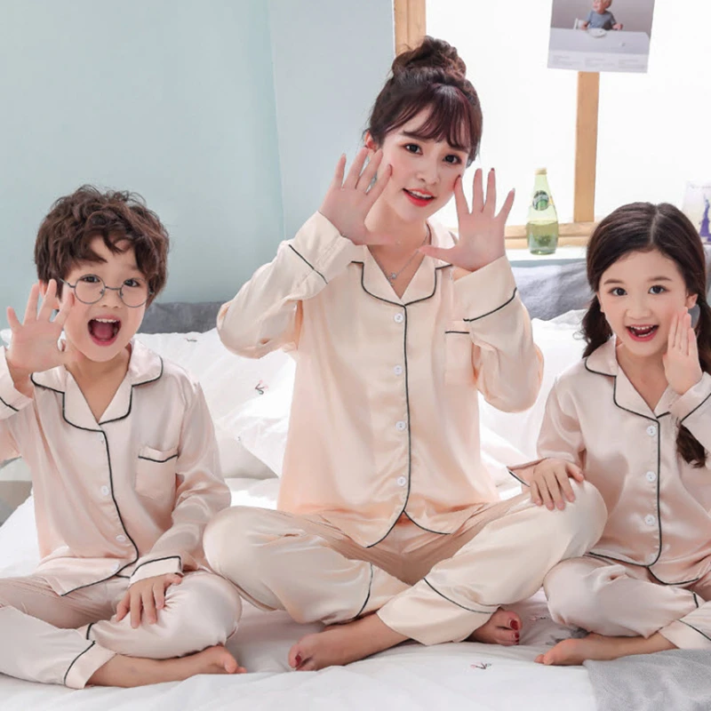 Пижамные комплекты для мамы и дочки коллекция года, домашняя шелковая одежда для мальчиков и девочек пижама с длинными рукавами комплекты из 2 предметов одинаковые комплекты для семьи, PJ36