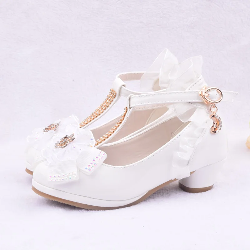 Детская вечерняя кожаная обувь; обувь для девочек из искусственной кожи на низком каблуке; детская обувь с кружевными цветами для девочек; тонкие туфли; модельные туфли для танцев; цвет белый, розовый