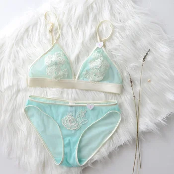 

Wireless women embroidery floral lace bra set sexy ultrathin comfortable underwear plus size bras and panties lingerie suit