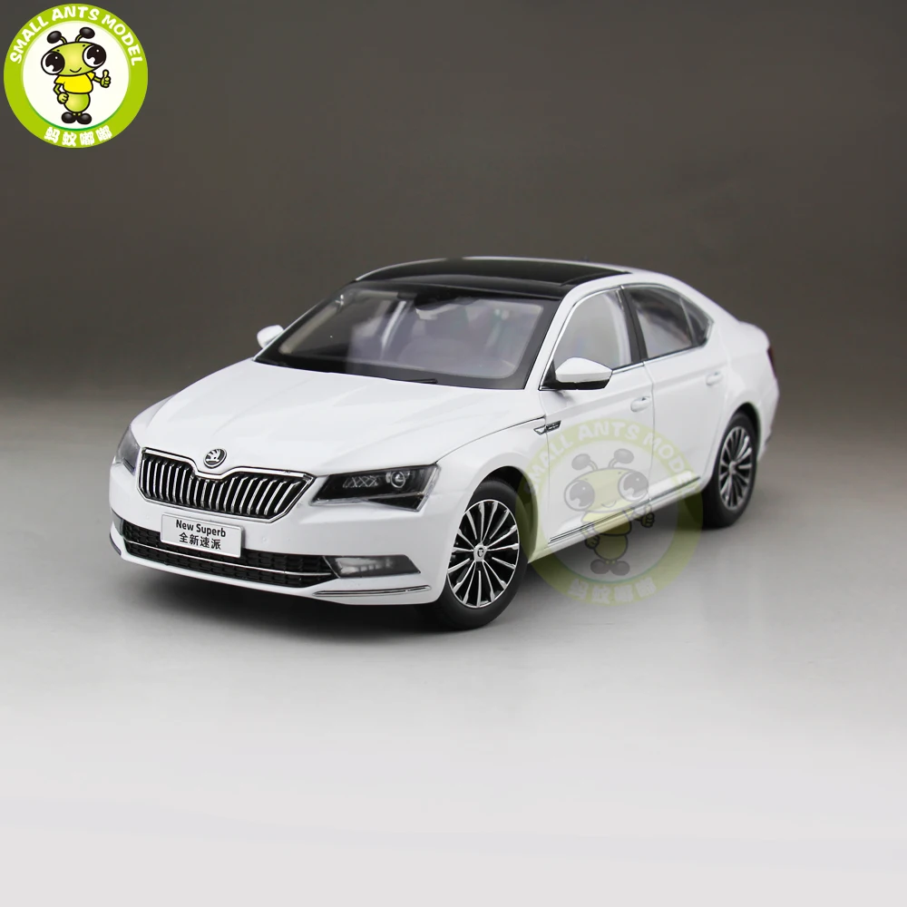 1/18 VW Skoda SUPERB литья под давлением Металл Модель автомобиля игрушки для девочек и мальчиков подарок на день рождения белый