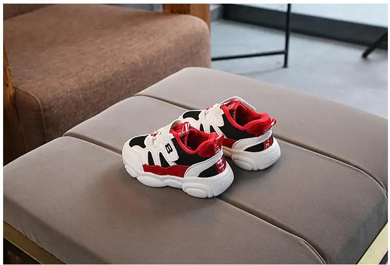Новый бренд обувь для малышей детей белые туфли модная детская мягкая подошва из искусственной кожи спортивные кеды для бега маленьких