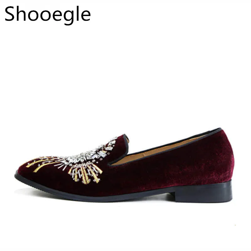 

Shooegle Velvets Men Crystal Stud Casual Shoes Slip On Flats Embroidery prom wedding party dress men shoes black blue wine red