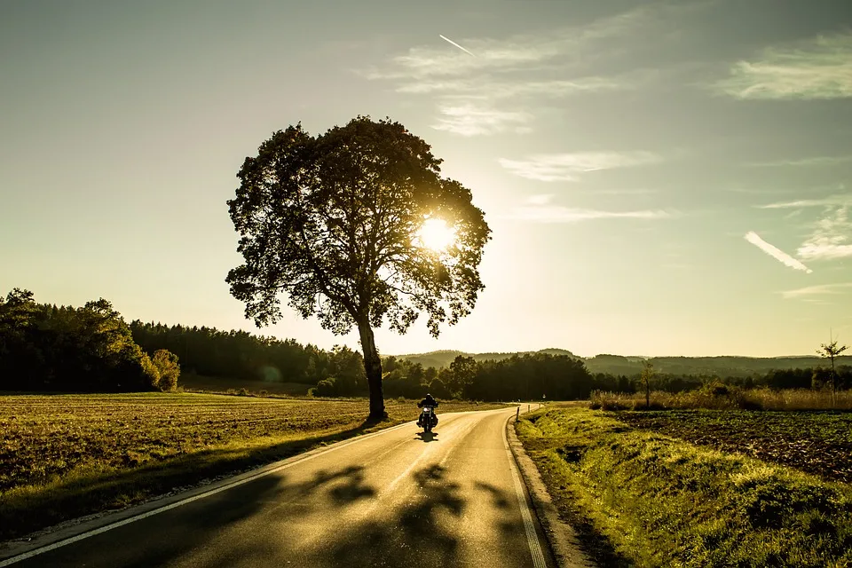 motorcycle-1620914_960_720