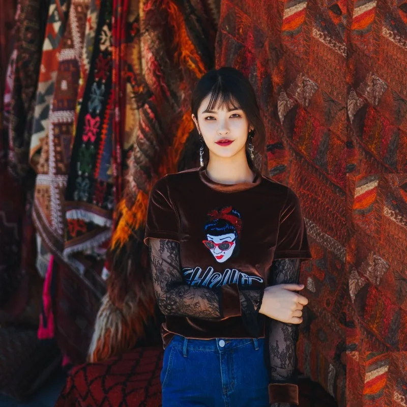 

2019 original design fashion spring T-shirt women,patchwork lace embroider velvet tee