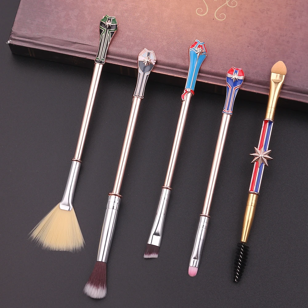

Wonder Woman Makeup Brushes Set Hot Justice League Surprise Captain Multifunctional Makeup Brush Eyeshadow Concealer Lip Brush