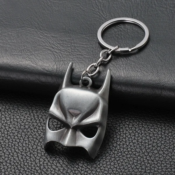 

2019 High-Quality Batman Cartoon Key Chain 2 Color Metal Key Chain Avengers SuperHero Mask Key Chain Movie CharaCter Key Chain