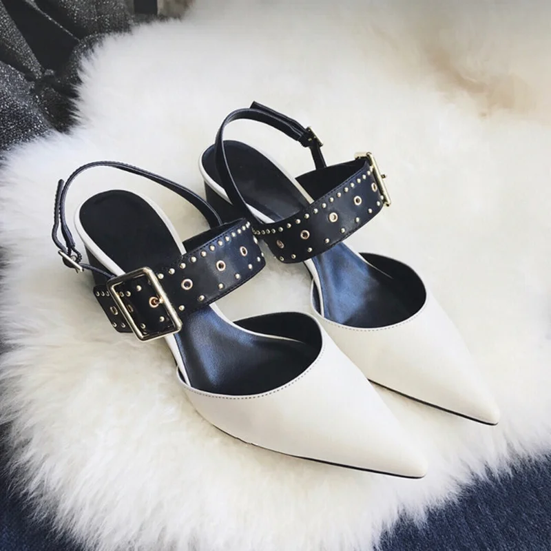 

Pointed rivets, small CK punks, rough heels, leather shoes, high heels and sandals.
