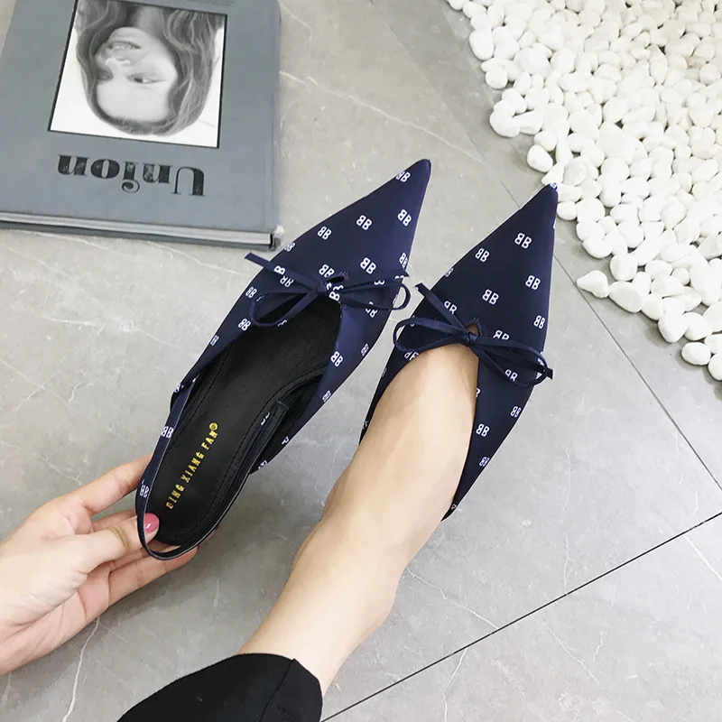

2018autumn new women's shoes fashion pointed low-heeled shallow mouth single shoes wild cat heel v-neck bow women's shoes.