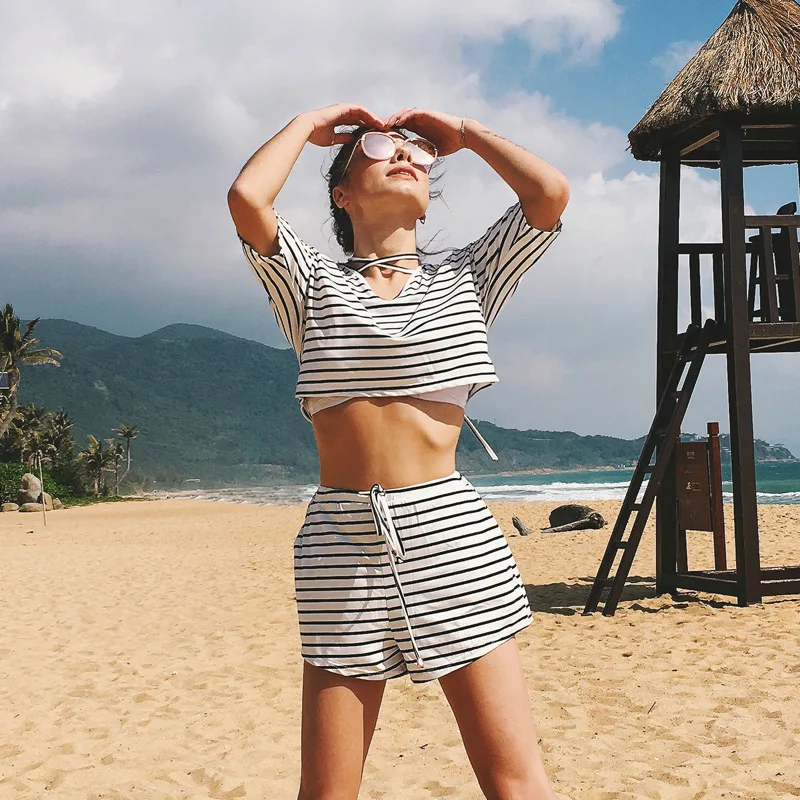

2019 Summer Female V-neck Umbilical Straps Striped Thin Short-sleeved Shorts Cotton Summer Casual Suit