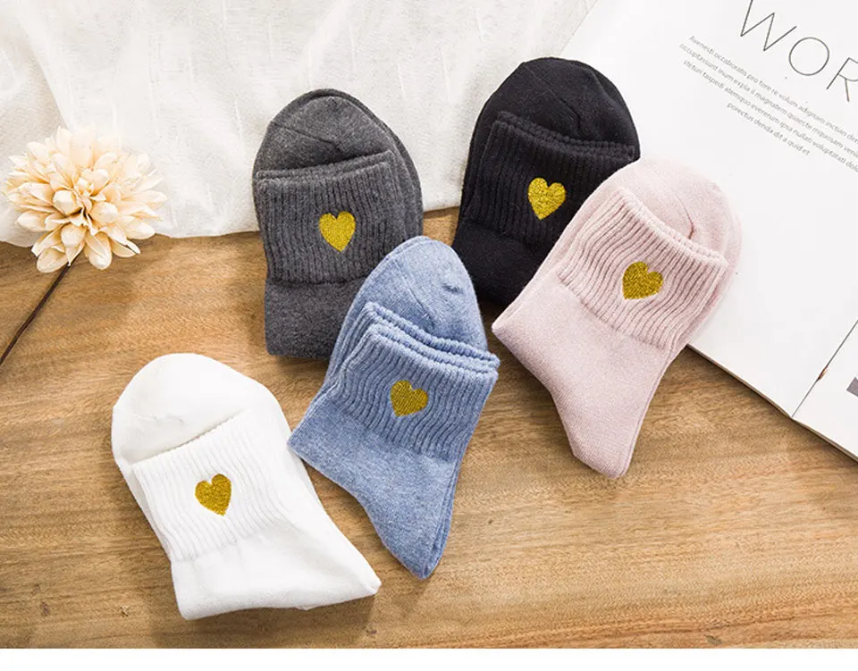 Cute Gold Silk Embroidery Heart-Shaped Love Cotton Korean Version Of Harajuku Fashion Peach Color Socks Female Beauty Girl Funny (1)