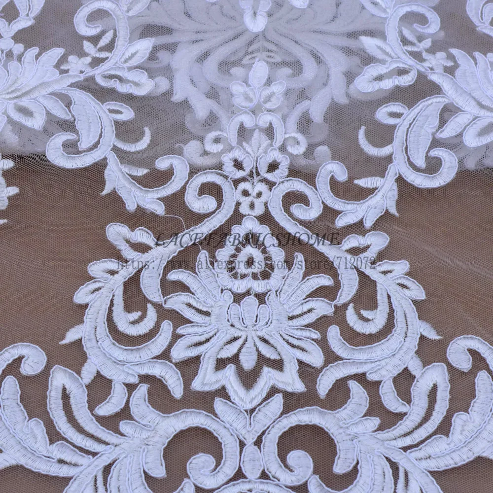 L1370856