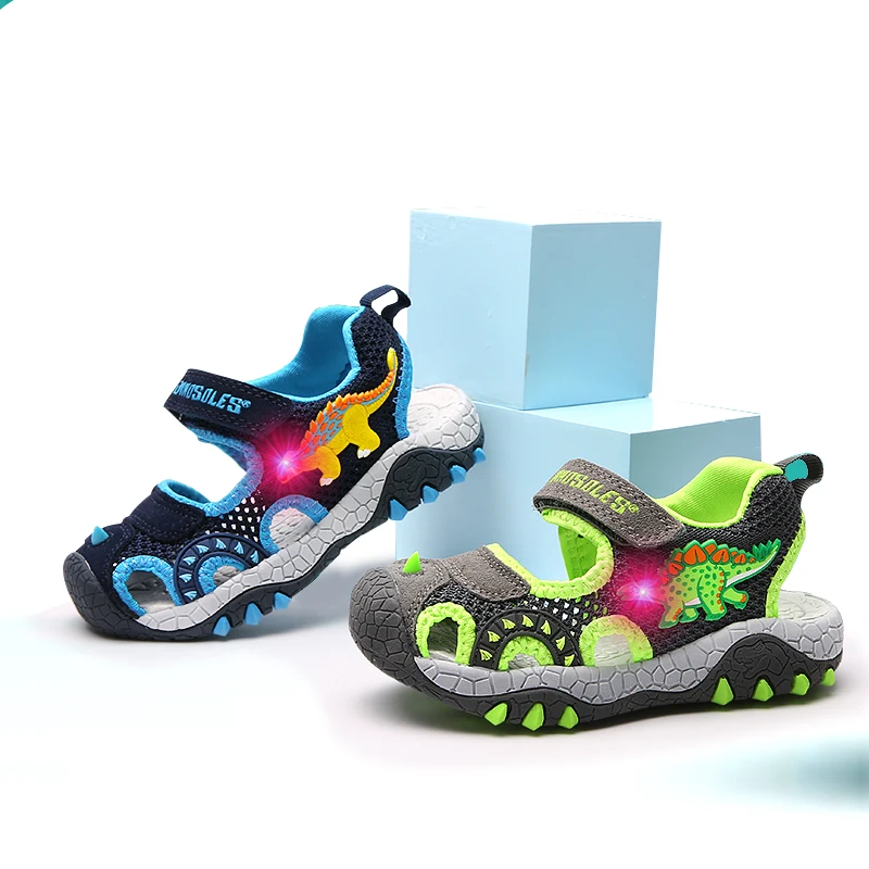 

Dinoskulls Sandals Children Light Up 3D Dinosaur Boys Summer Bech Shoes LED Glowing Sports Kids Sandals 2019 Baby Shoes