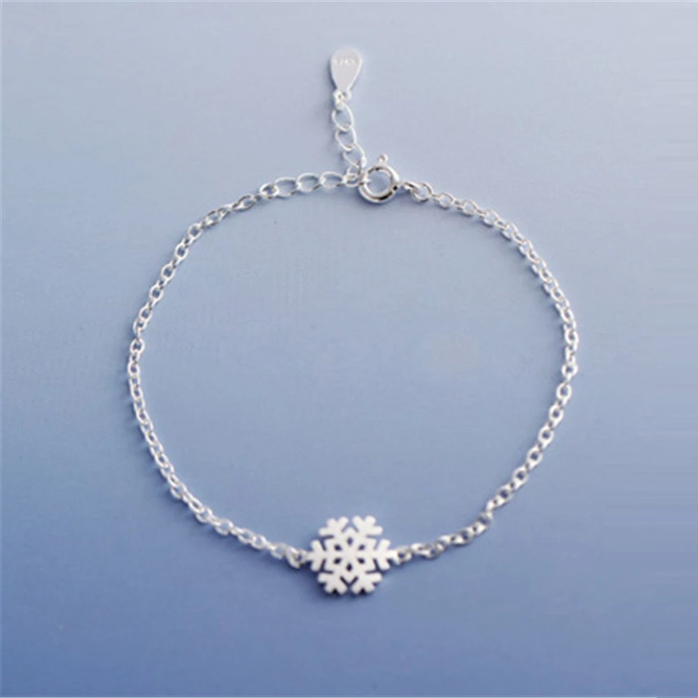 

Snowflake Bracelet Women Fashion Cute Bracelet Sweet Christmas Gift Hand Ornament Bracelet for Women