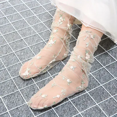 Женские милые носки с вышитыми цветами. Женские прозрачные кружевные сетчатые носки в стиле Лолиты с цветочным рисунком для девочек, трикотажные носки из газовой ткани, 2 цвета