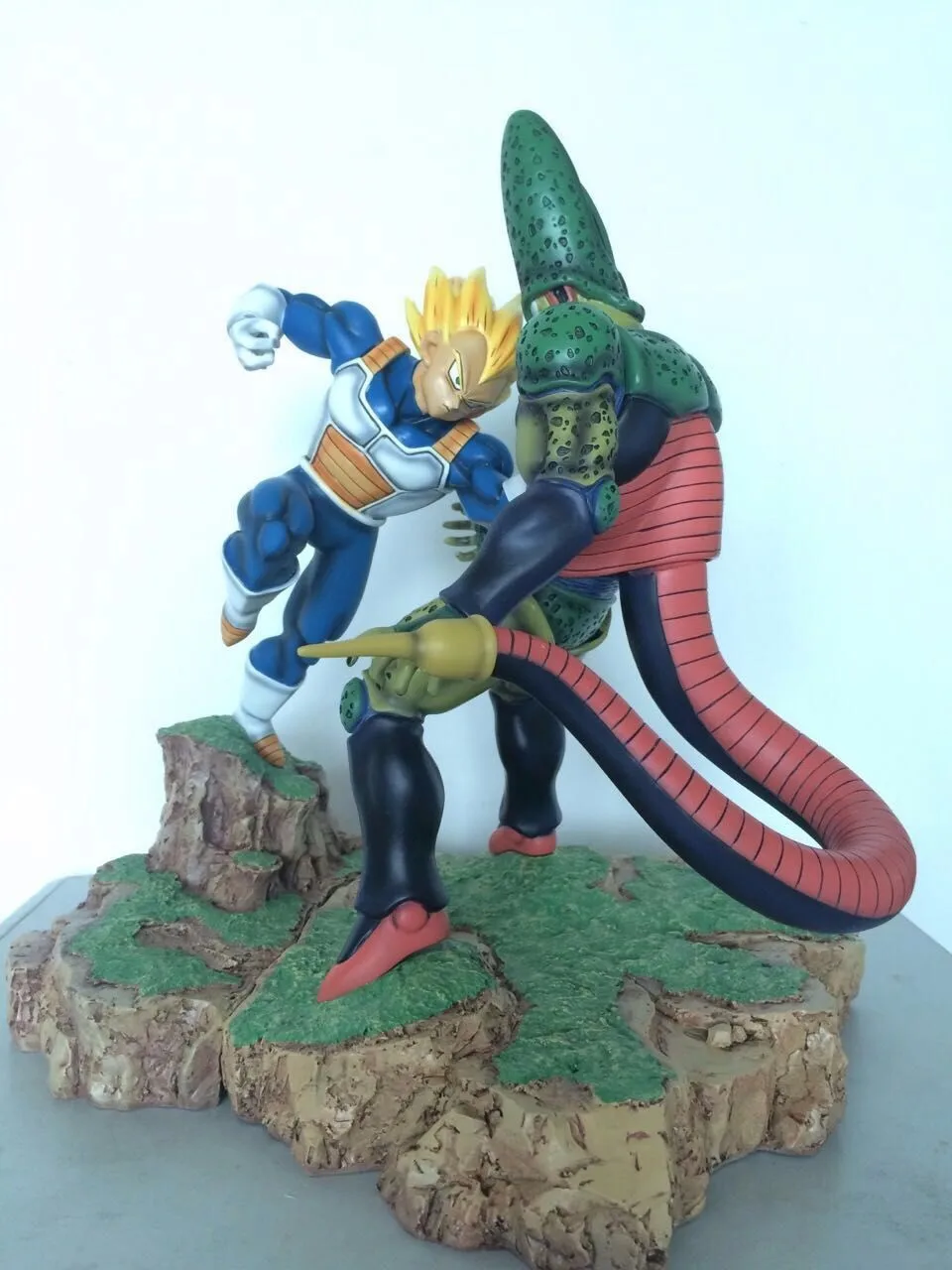 Dragon Ball Z Action Figures Vegeta vs Cellulare Resina 350 MM Figurine