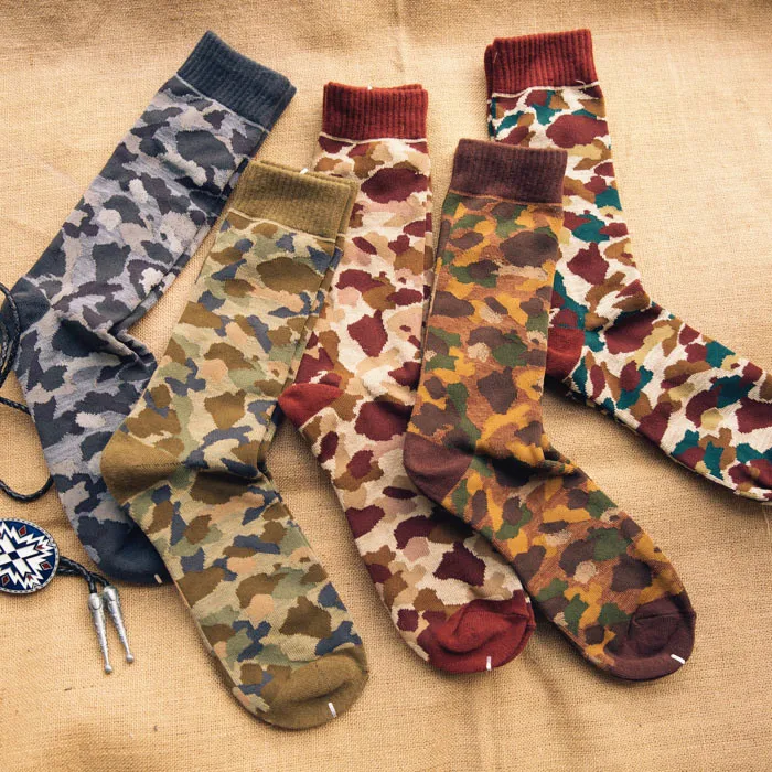 

1 pairs Harajuku Sen Department retro tube socks high quality men in camouflage skateboard street fight color Tide socks meias