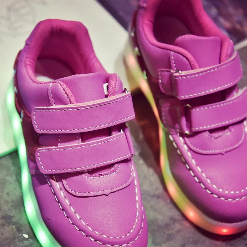 7 ipupas детская обувь usb светодиодная лампа светящиеся кроссовки Детская повседневная одежда модные 7 огни для мамы, папы и сына и дочери