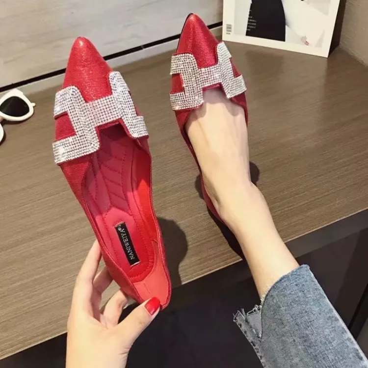 

2019Fashion Women Flat Ballet Shoes Bling Crystal Pointed Toe Flats Shoes Elegant Comfortable Lady Shiny Shoes