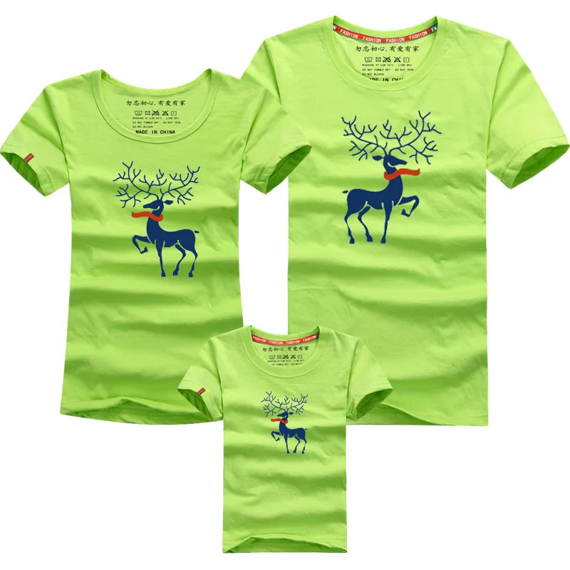 Рождественская одежда для мамы и дочки; Одинаковая одежда для папы и сына; семейная одежда с рисунком Милу и оленя; футболка для папы, мамы и мальчика - Цвет: Light green