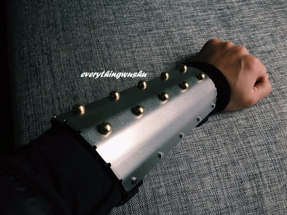 

Stainless Steel Armguard Unique Self-defence Steel Shields Wrapped on Arms and Legs