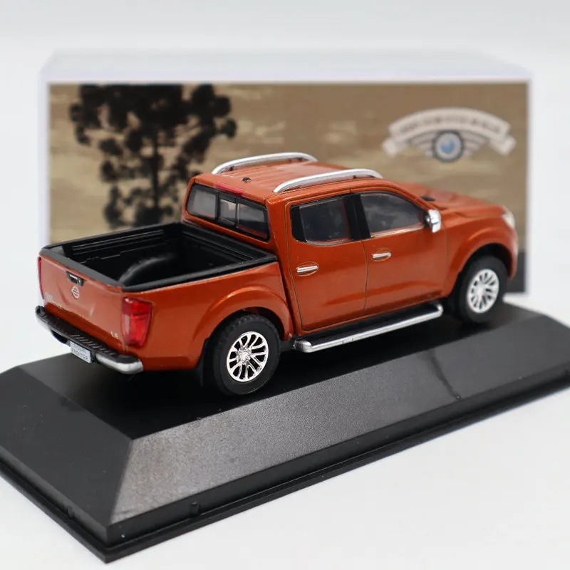 nissan frontier diecast