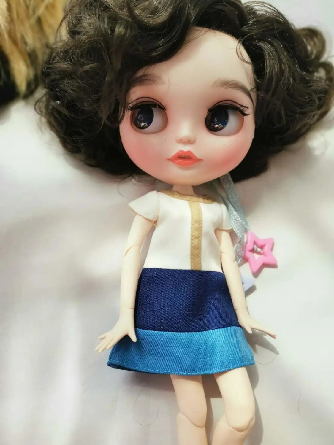 Кукла Blythe с короткими вьющимися волосами 19 суставов 0507 меняющая макияж для