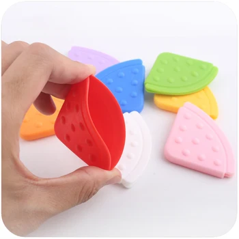 

3PC Siliocne Teether Bibs Accessories Baby Corner Teether BPA Free Pendant Teether Bibs Baby Triangle Bib Teether Solid Color