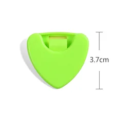 2016 hot small beautiful box guitar pick 7 color 3.6cm high quality plastic material Guitar Accessories guitar picks box boxes