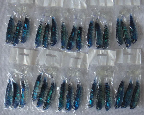 

30pcs blue PVC shad