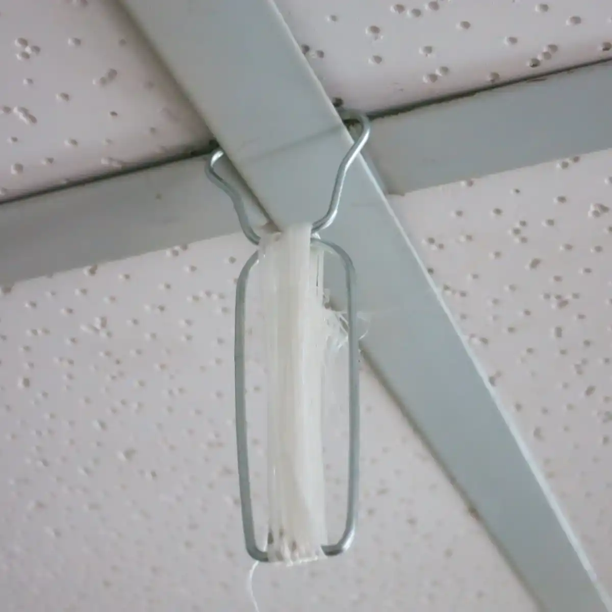 Suspension Cord Wire Hanger Metal Ceiling Hook Steel Barb Banner