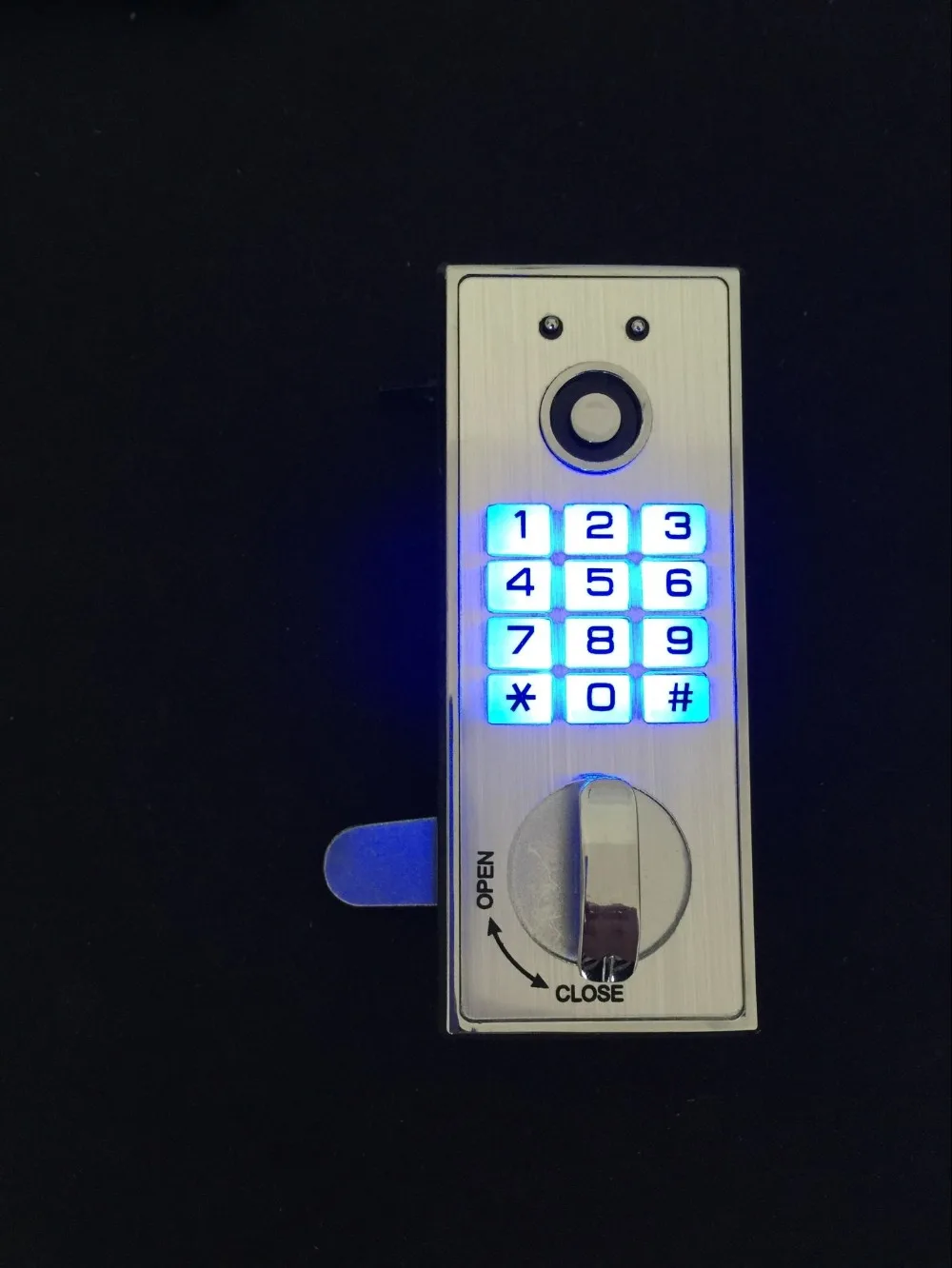 911